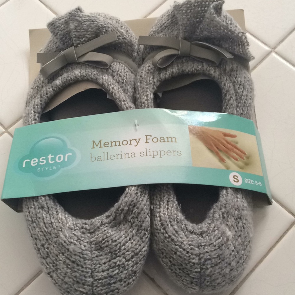 COPY - Memory foam slippers size 5-6